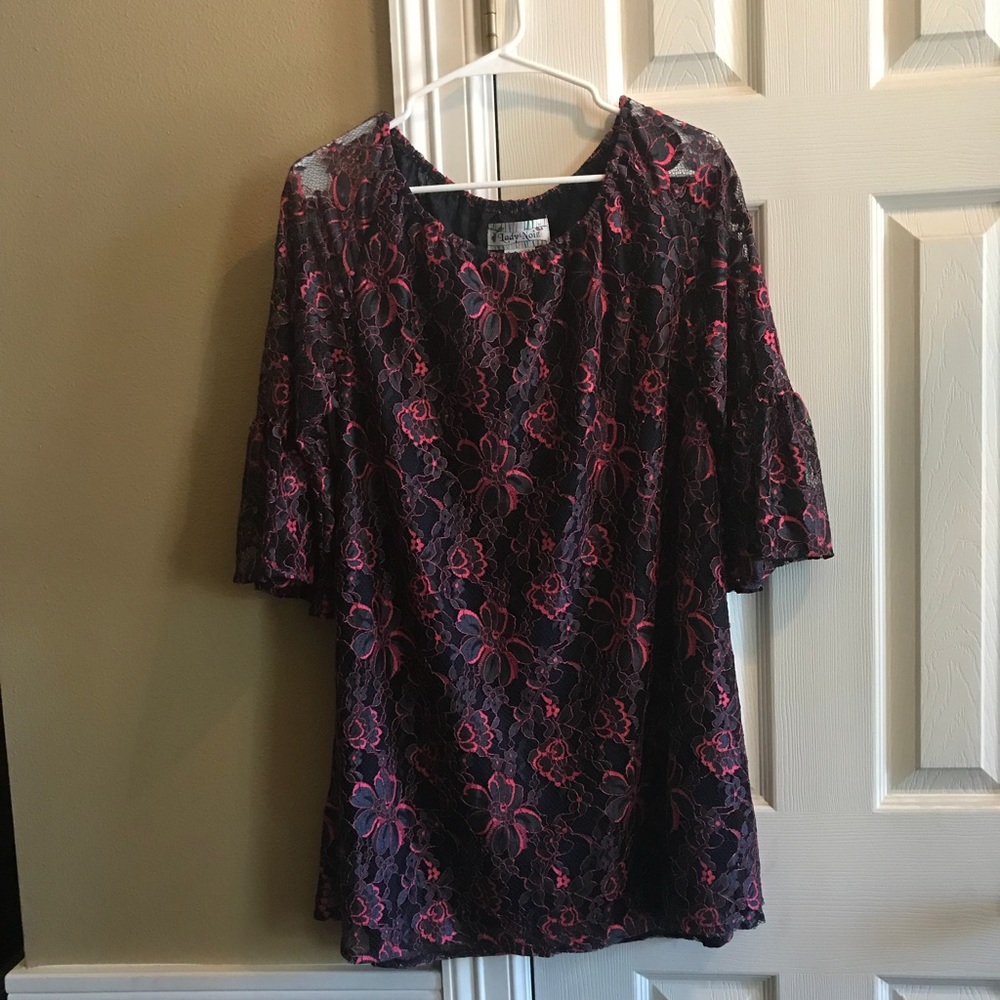 Lady Noiz Navy and Pink Top